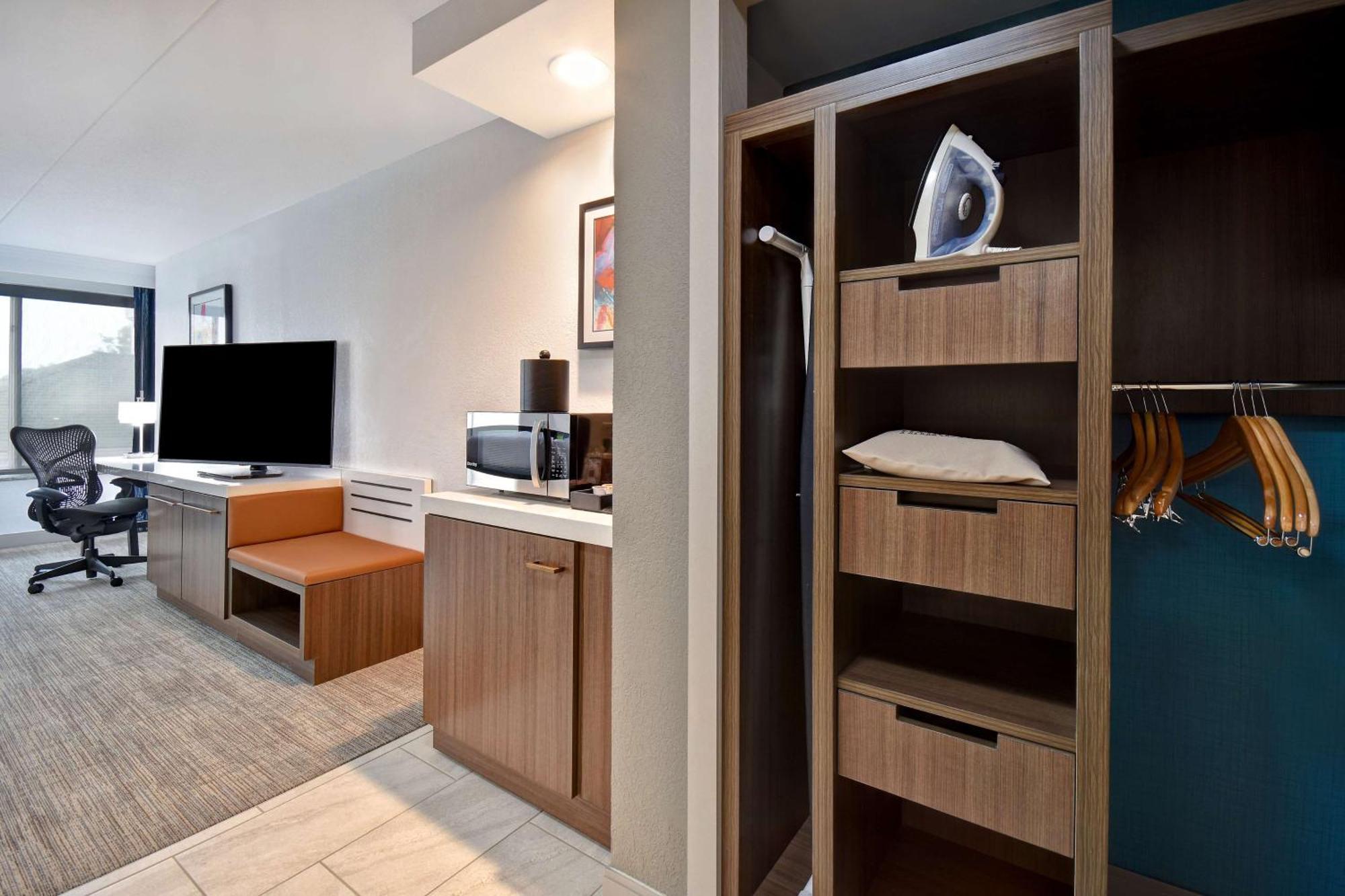 Hilton Garden Inn Detroit Metro Airport Romulus Exterior foto